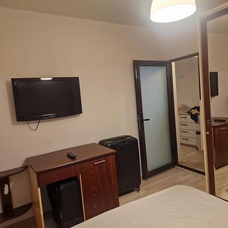 2 Bedrooms Apartment. Galaţi Exterior foto